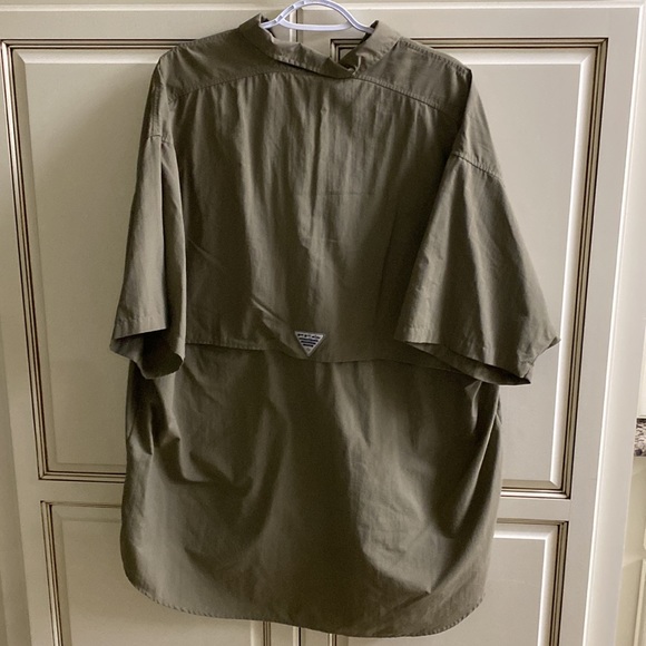 Columbia men’s shirt bundle - Picture 5 of 9